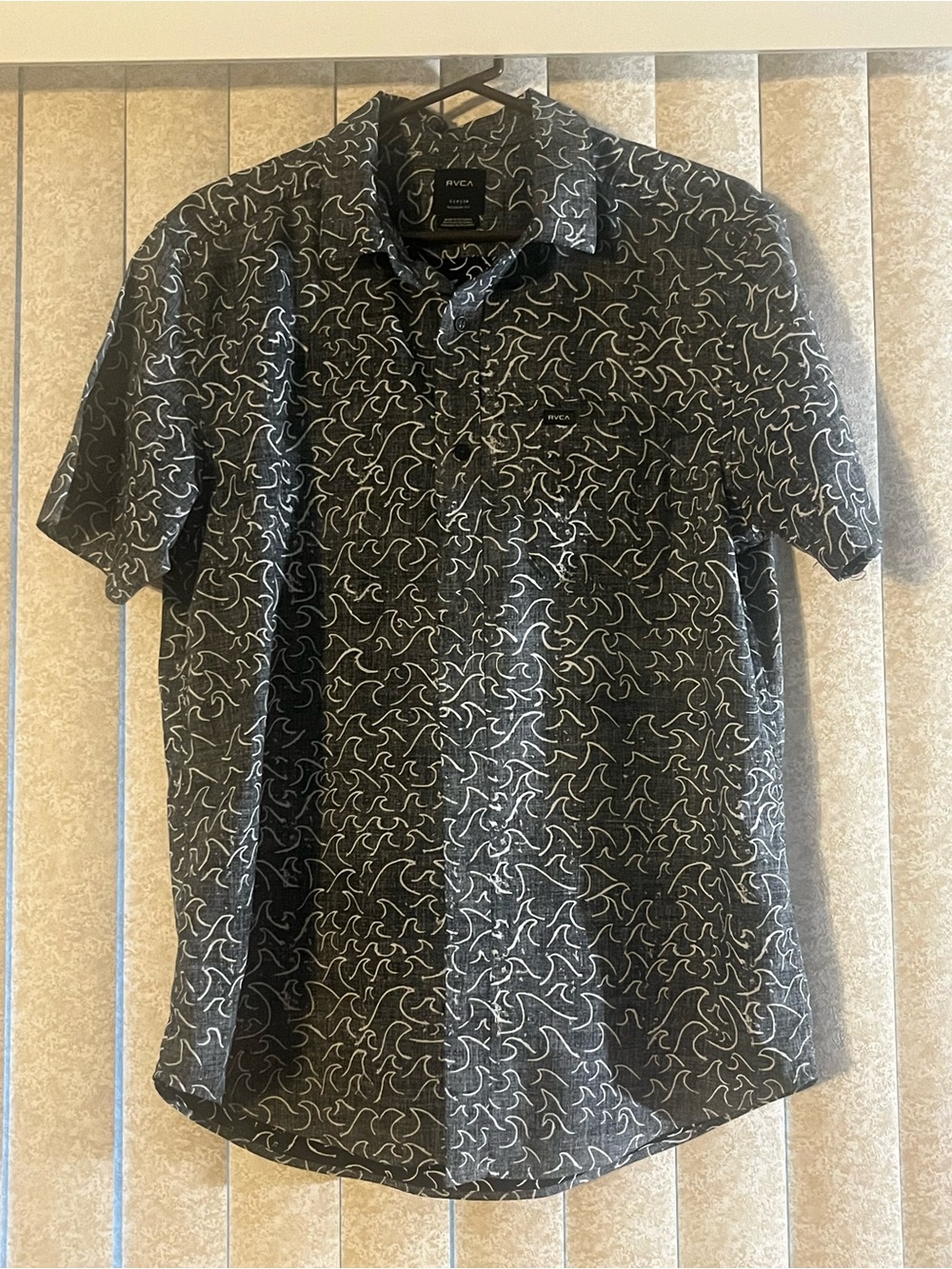 Men’s RVCA Black Short-Sleeve Button-Up Shirt with White Abstract Print